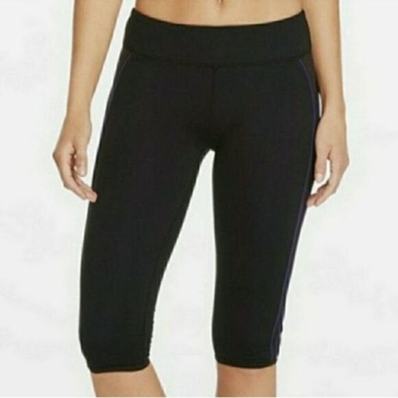 NWT Fabletics Polar Crop Capri‎ Workout Athletic Leggings Black Women's Size XS - Picture 6 of 6